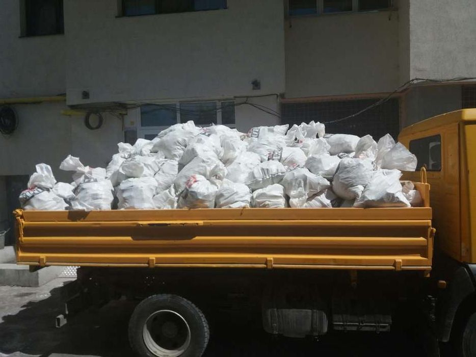 Inchiriez bobcat auto basculanta