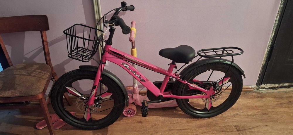 Велосипед четырёхколесный отдам за 25000 новый