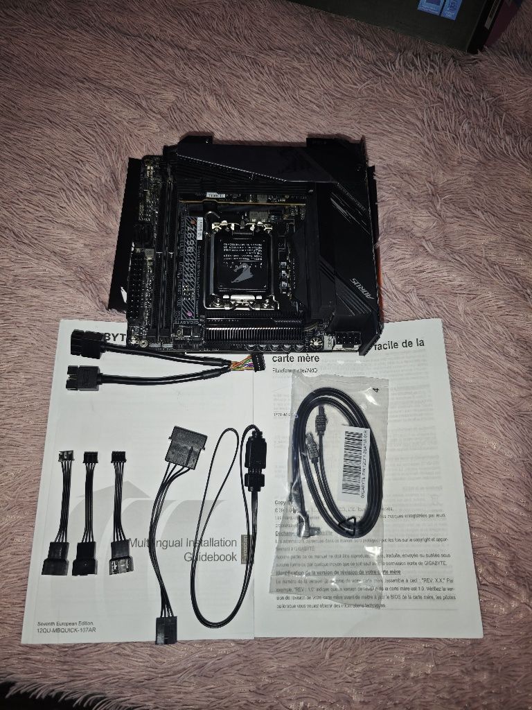 Продам материнскую плату Gigabyte Aorus Z690I