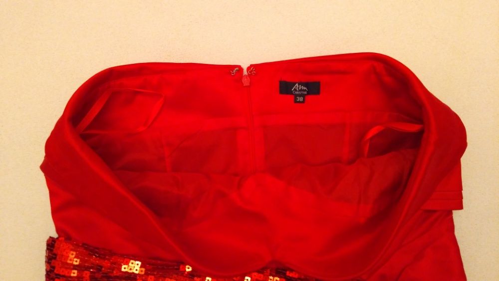 Червена елегантна рокля,р-р 38, цена 15 лв