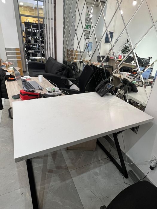 Продам стол в офис