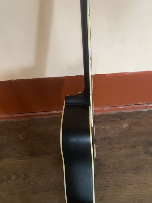 Гитара акустика