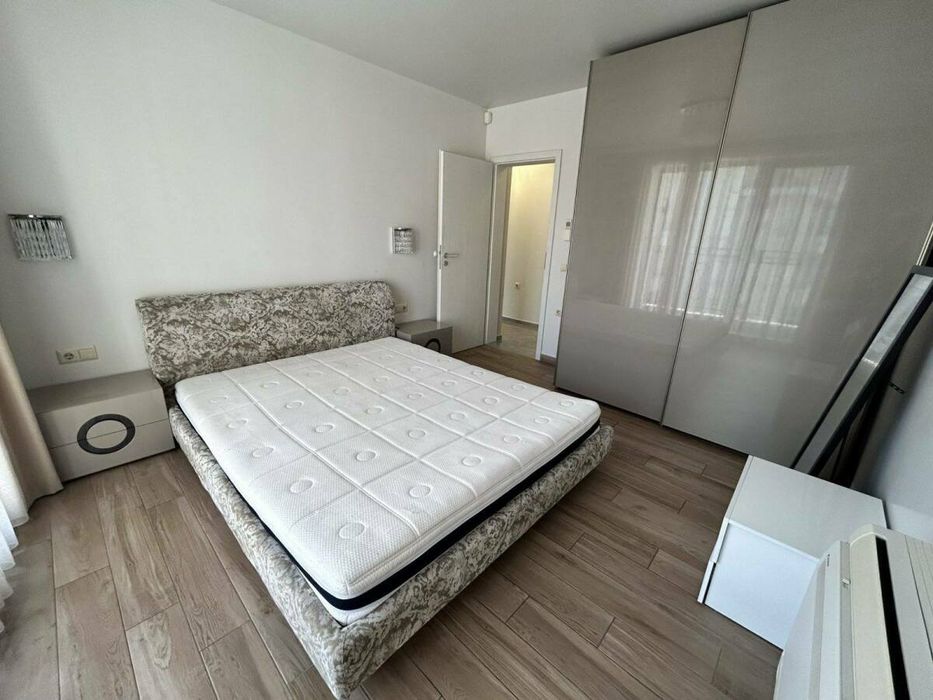 Дава се под наем Многостаен апартамент в Варна, Център - 200 кв.м за 1800 € - Снимка #2