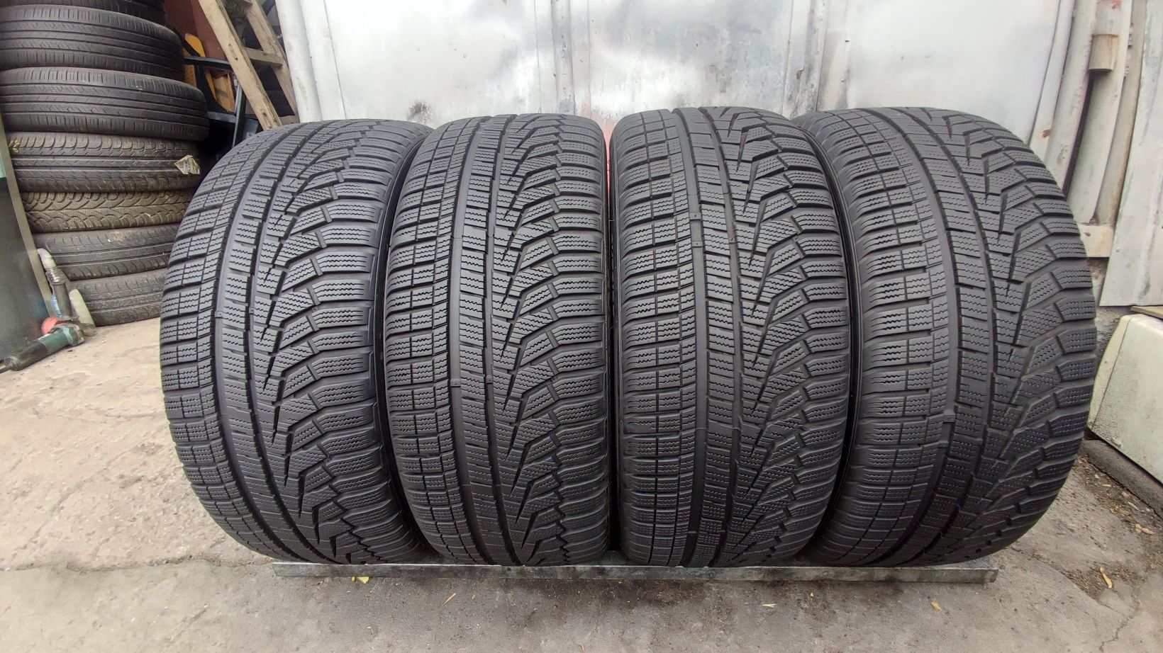 4бр. зимни гуми 235/45/18 Hankook Winter I*Cept Evo 2 
dot23
8.88мм
Мн