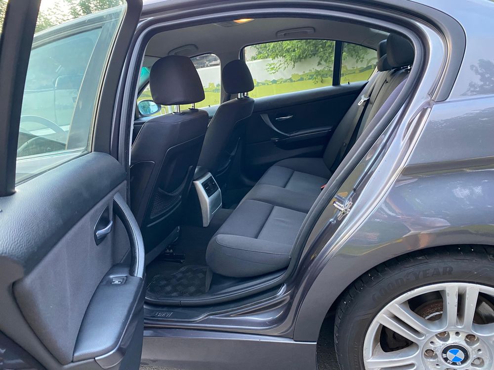 BMW - 320i - E90 - 2006 150CP - 6+1 V