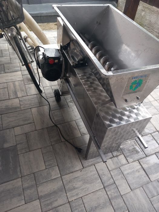 Zdrobitor cu desciorchinator electric inox