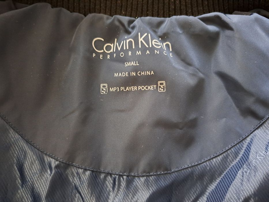 Vesta Calvin Klein S