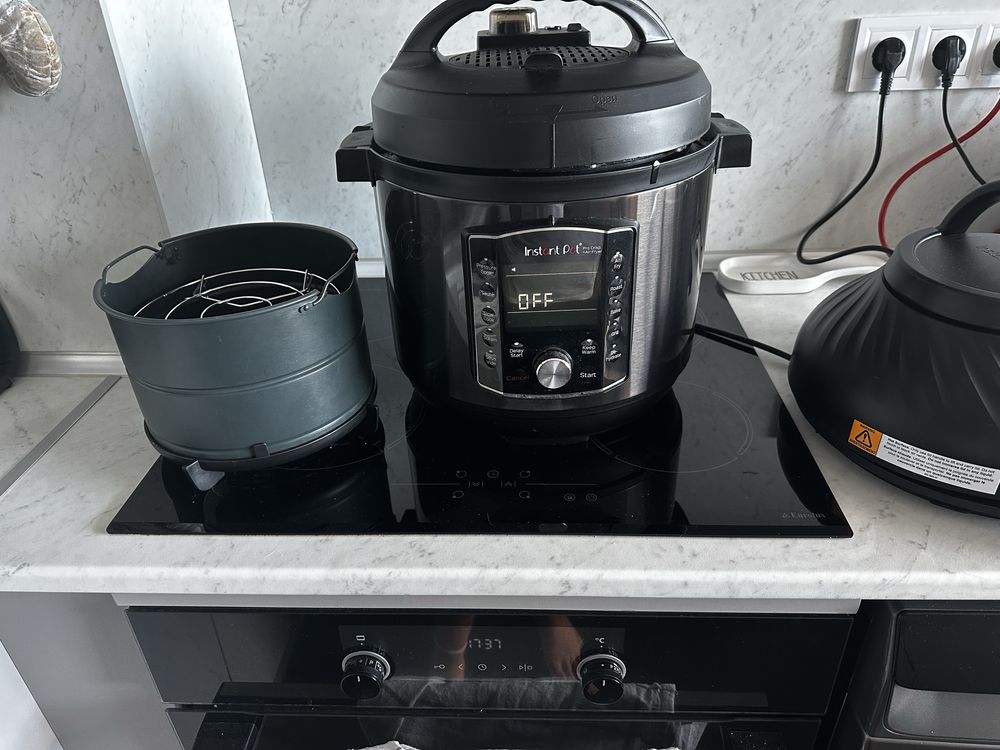 Еърфрайър Instant Pot PRO CRISP + AIR FRYER