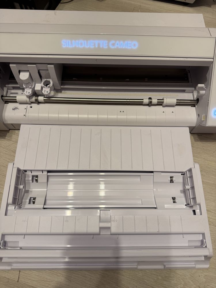 Cutter plotter cameo 4 + accesorii