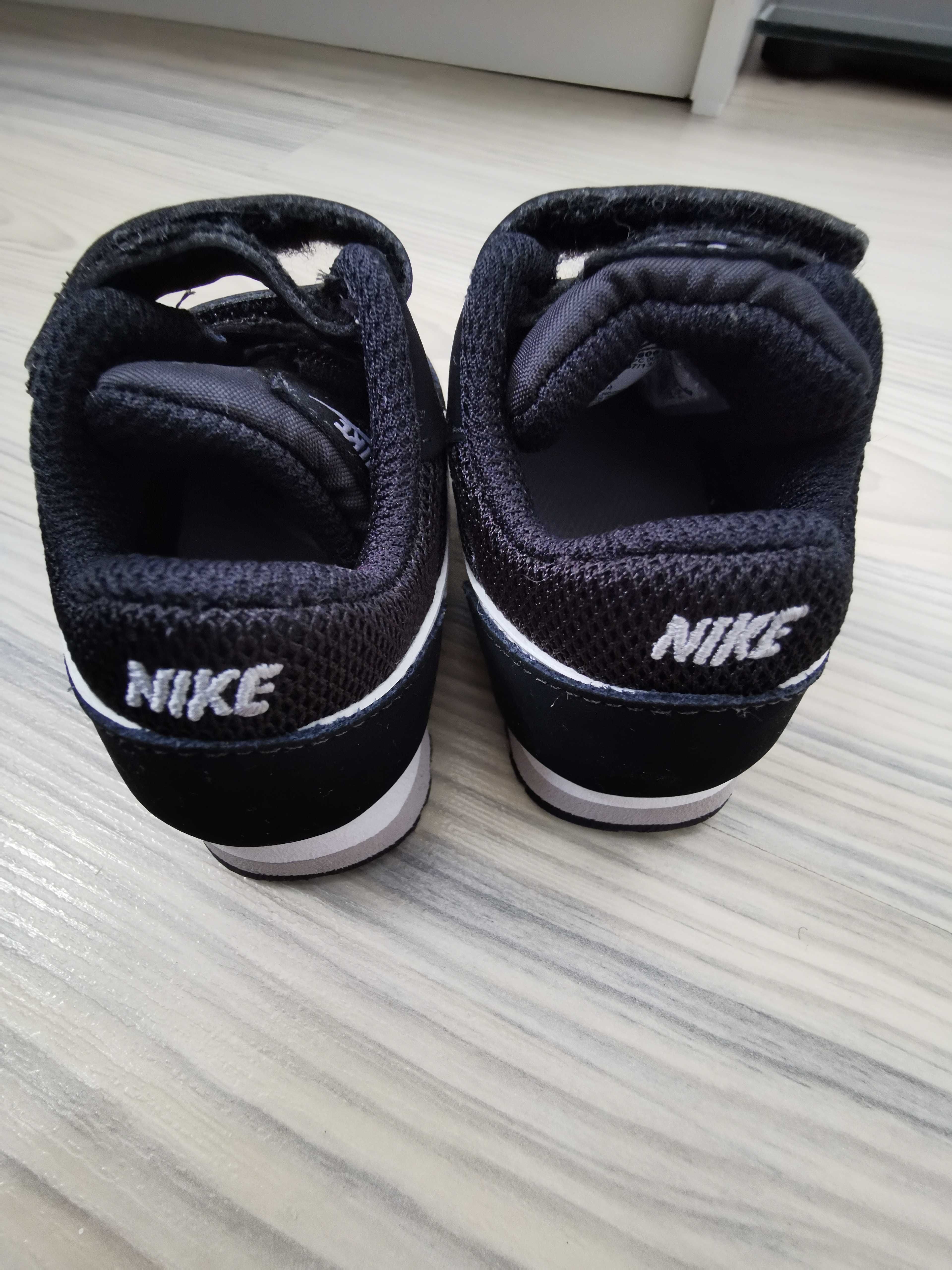 Детски маратонки Nike MD RUNNER 2