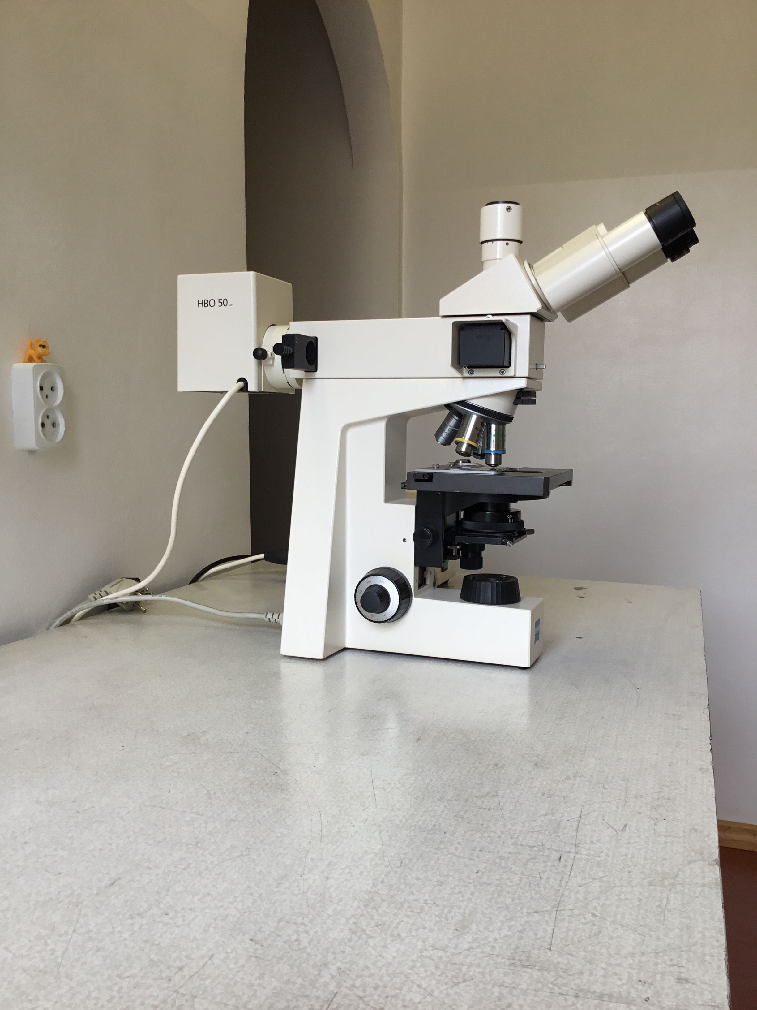 Микроскоп CARL ZEISS Axiolab