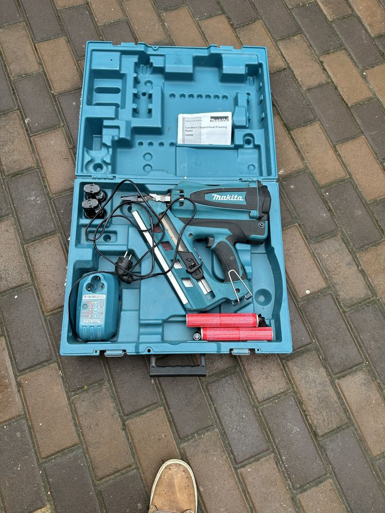 Pistol cuie makita