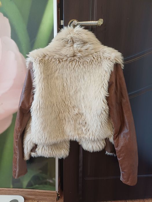 Късо пухено палто от естествена кожа