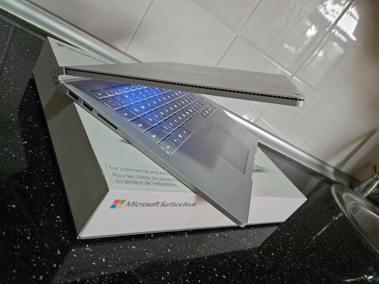 Micrasoft Surface Laptop