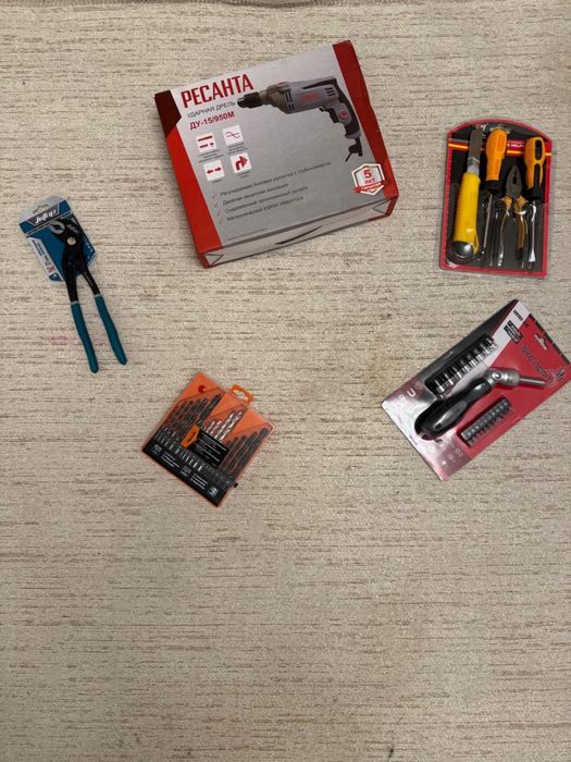 Продам набор новые набор инструментов и дрель