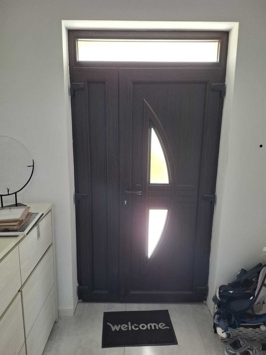 usa metalica la intrare in casa