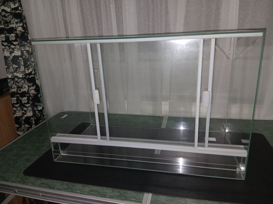 Terariu complet 60x30x40 cu accesorii – gata de utilizare!