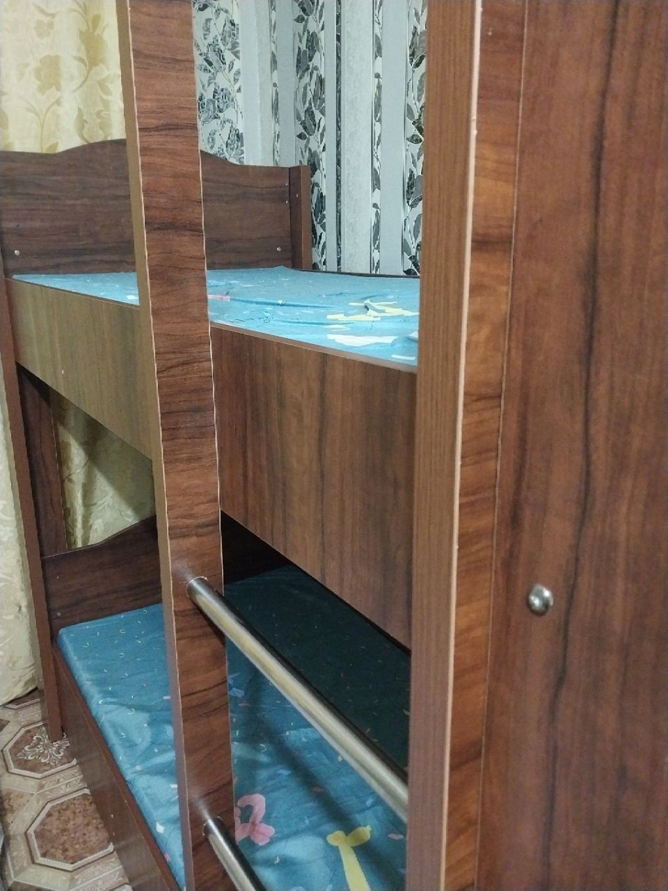 Продается двухъярусная кровать подрастковая