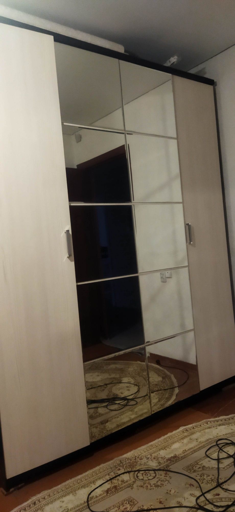 Срочно Продам шкаф для одежды