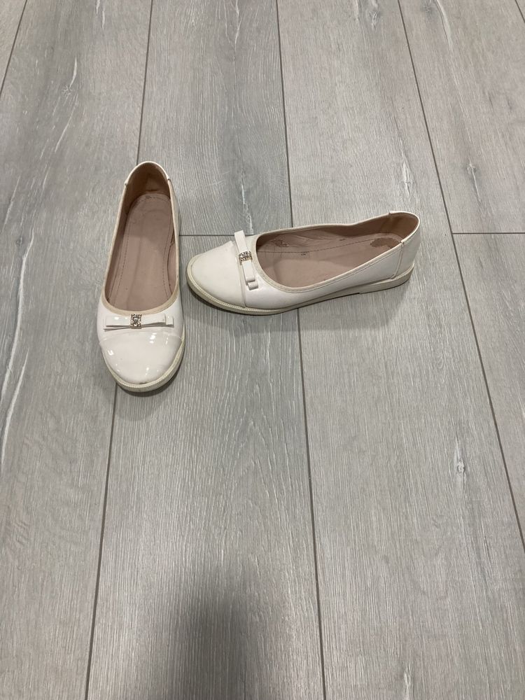 Pantofi Marimea 40