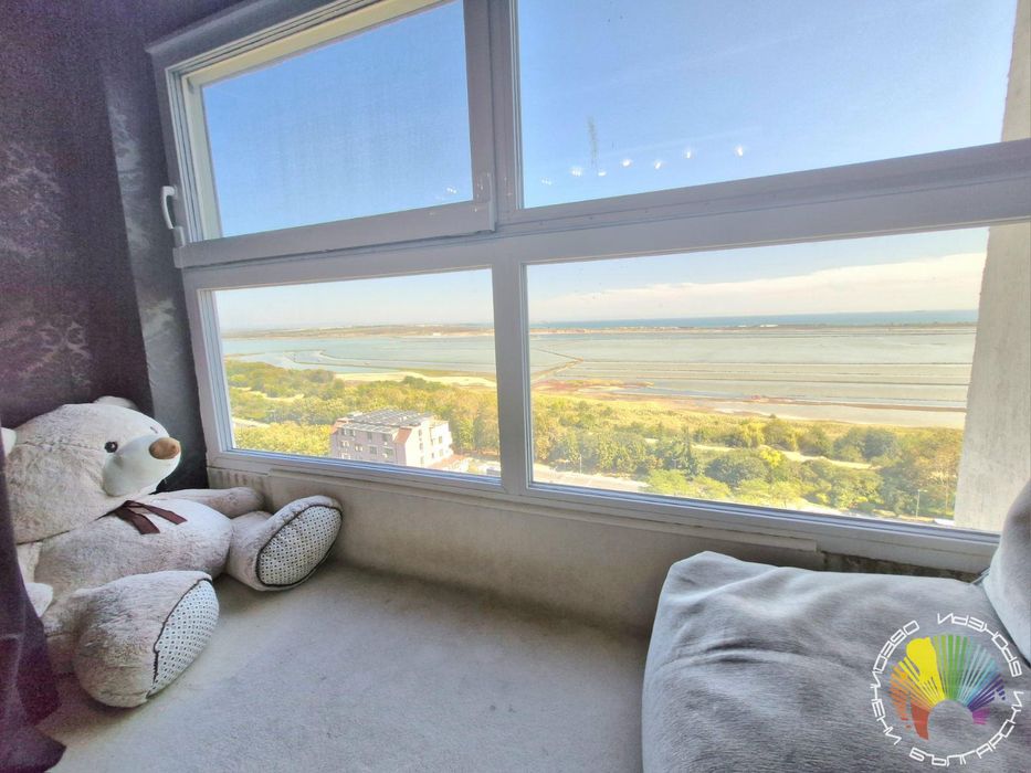 Дава се под наем Двустаен апартамент в Бургас, Изгрев - 70 кв.м за 510 € - Снимка #9