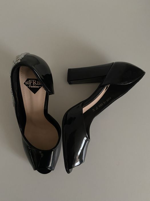 Туфли нв киуге өте әдемі. Новый