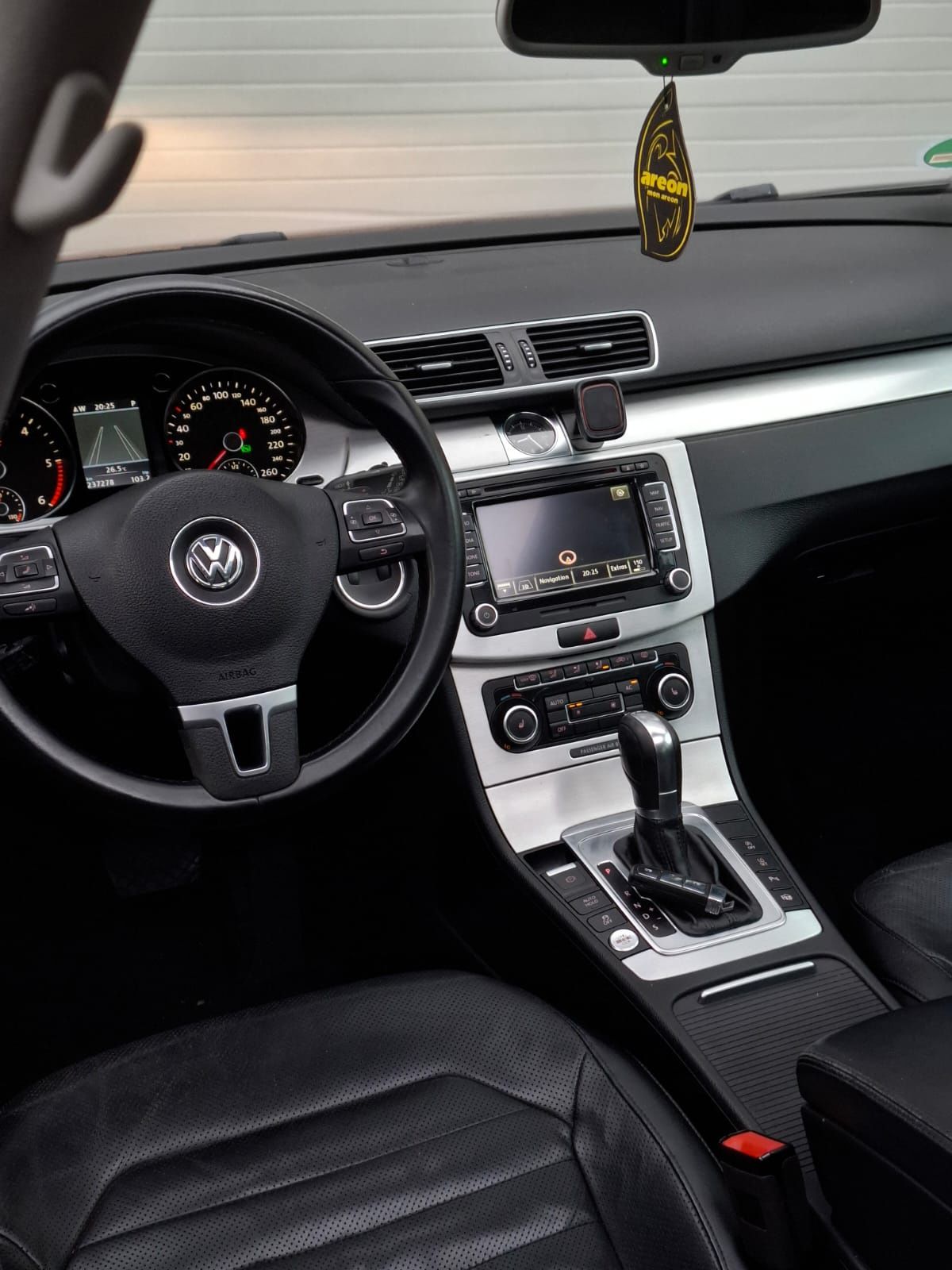 Vw Passat 2.0 TDI/140CP/DSG/Panoramic/Distronic/Navi