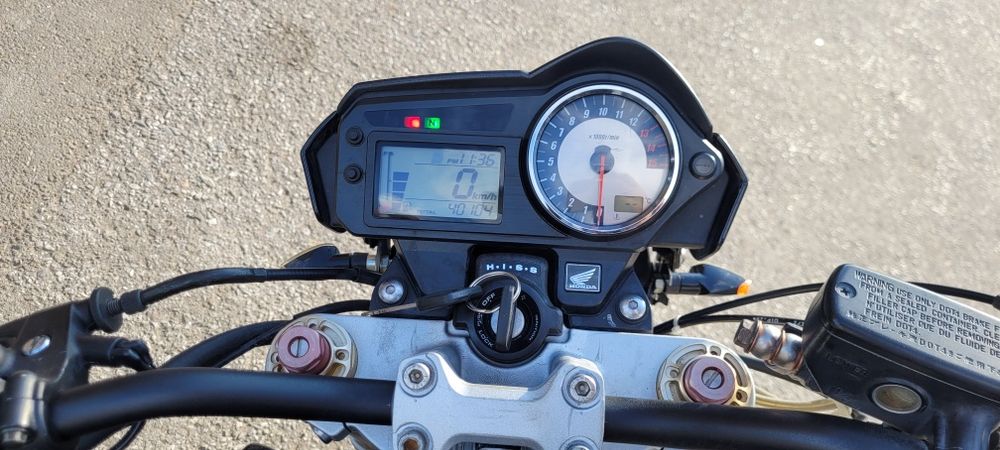 Honda hornet pc36