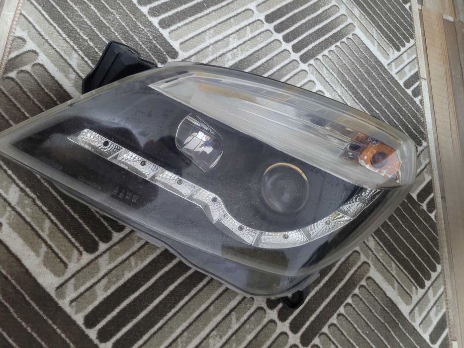 Faruri Opel Astra H GTC