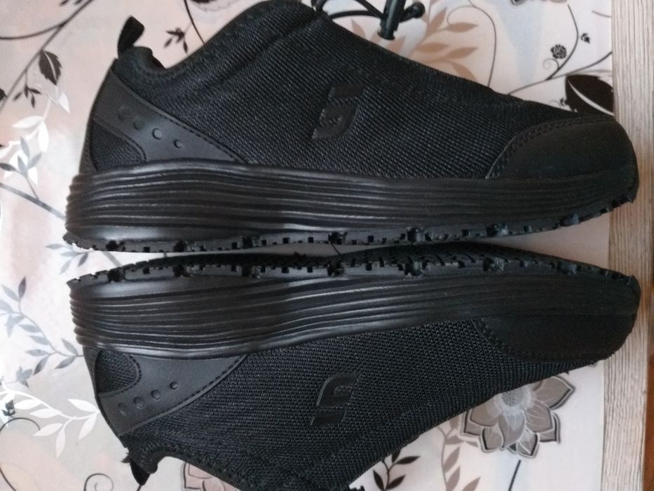 Adidasi negri marimea 39 - transport gratuit