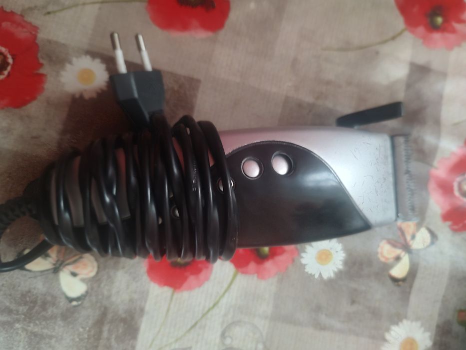 Vând aparat de tuns