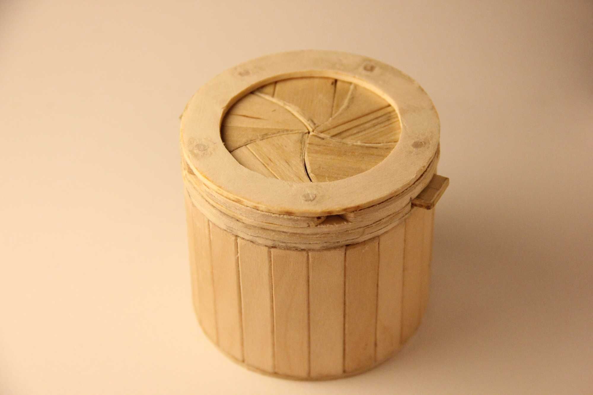 Дървена кутия с капак тип бленда