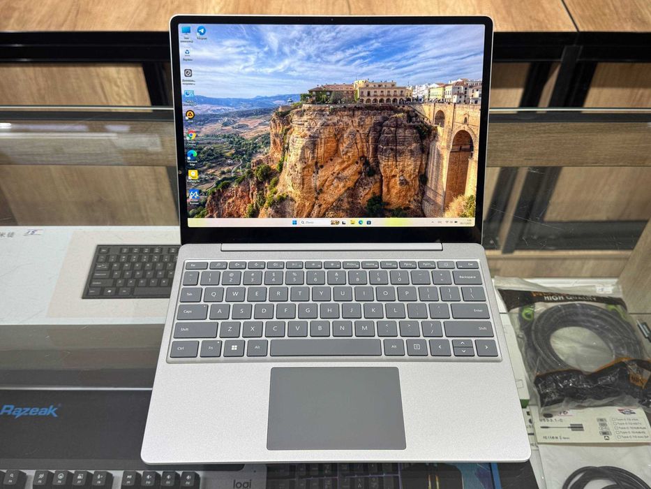 MICROSOFT SURFACE GO2 CORE i5-1135G7 ram 16 ssd 256