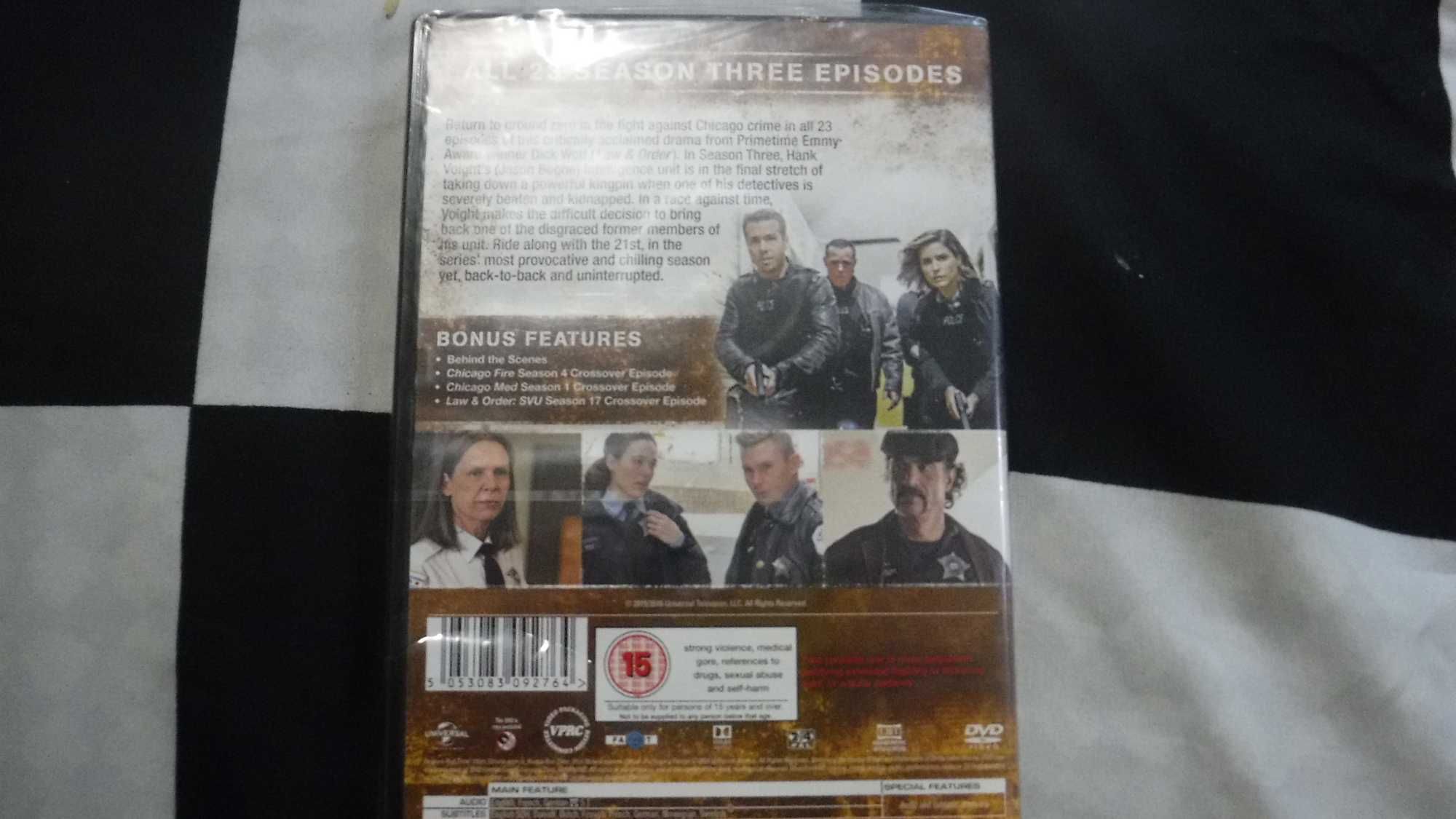 DVD сет от 6 диска на Полицаите от Чикаго