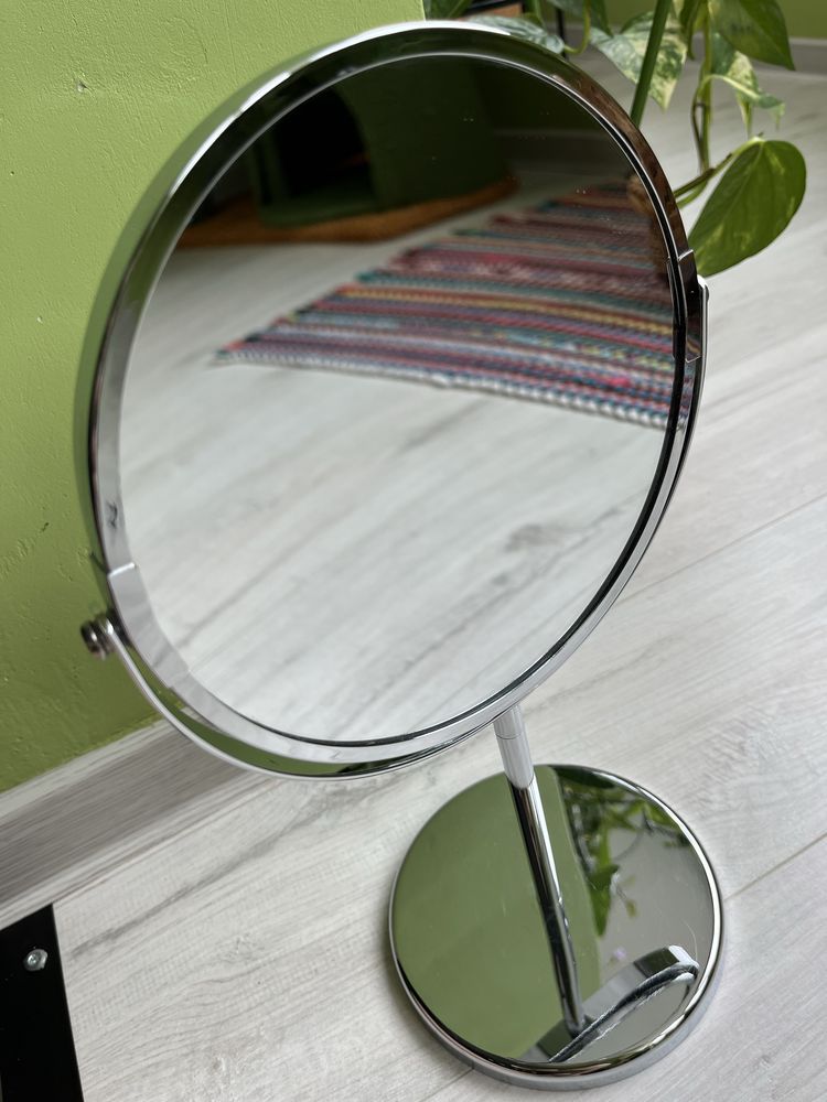 Oglinda cosmetica de masa rotunda