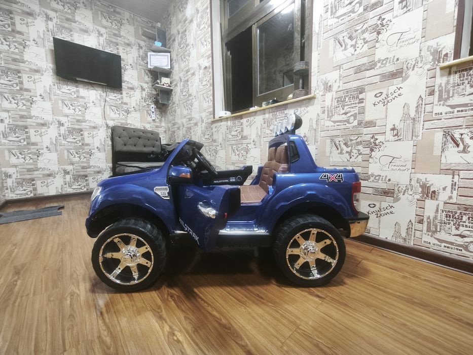 Электромобиль детский