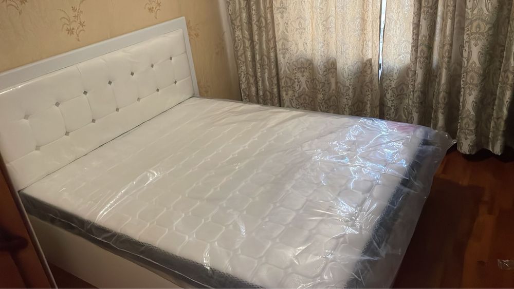 Продам двухспальную кровать