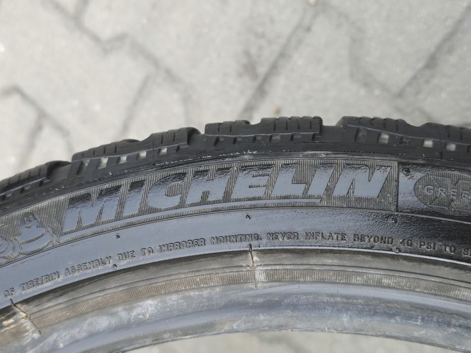 295 30 19 Michelin