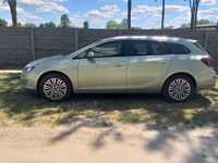 Opel Astra J Sports Tourer 2012