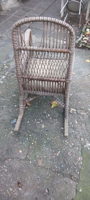 Люлеещ стол от миналото