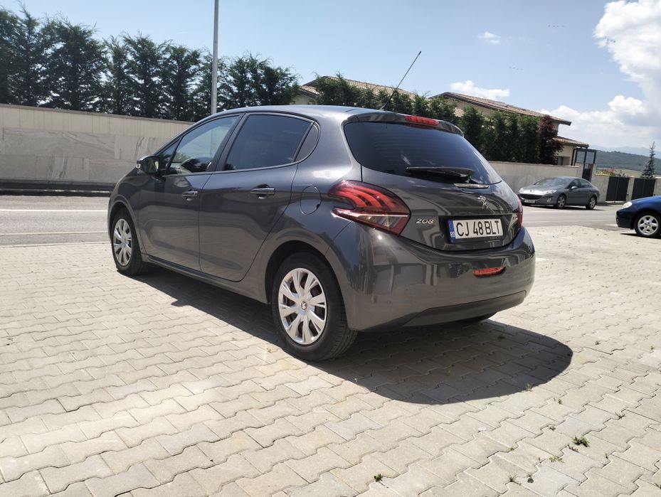 Peugeot 208 • 1.2 PureTech • 2016 • 123.000 km • Euro 6 • Navi