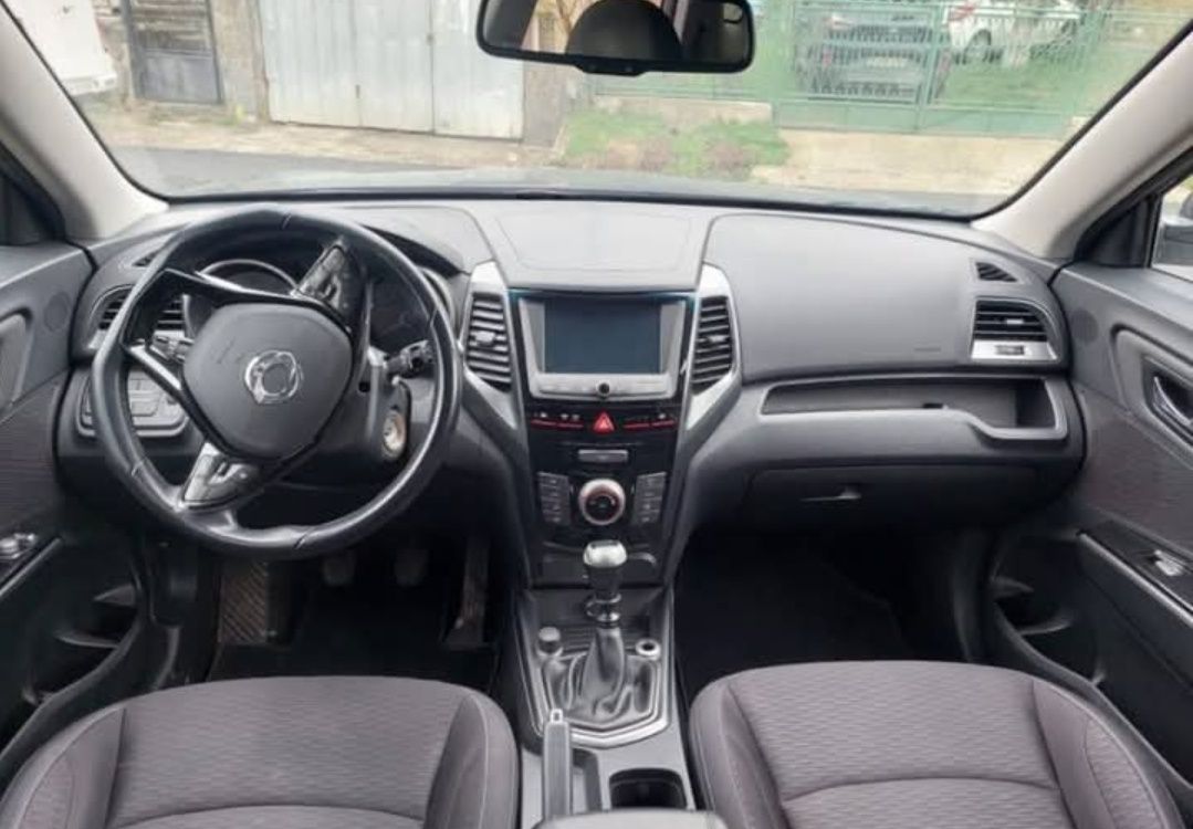 Ssangyong xlv 2016 avariat
