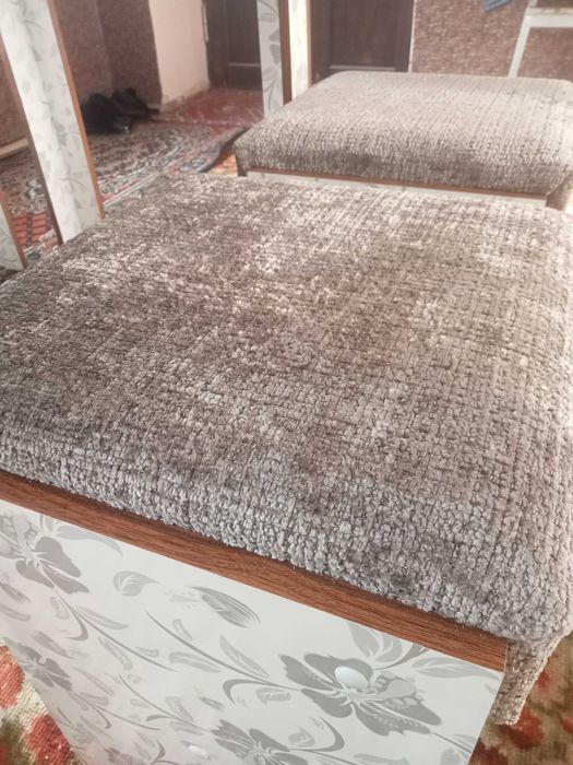 Стол и табуретка набор