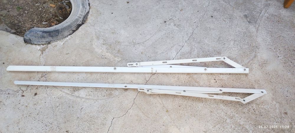 Мебель и запчасти.