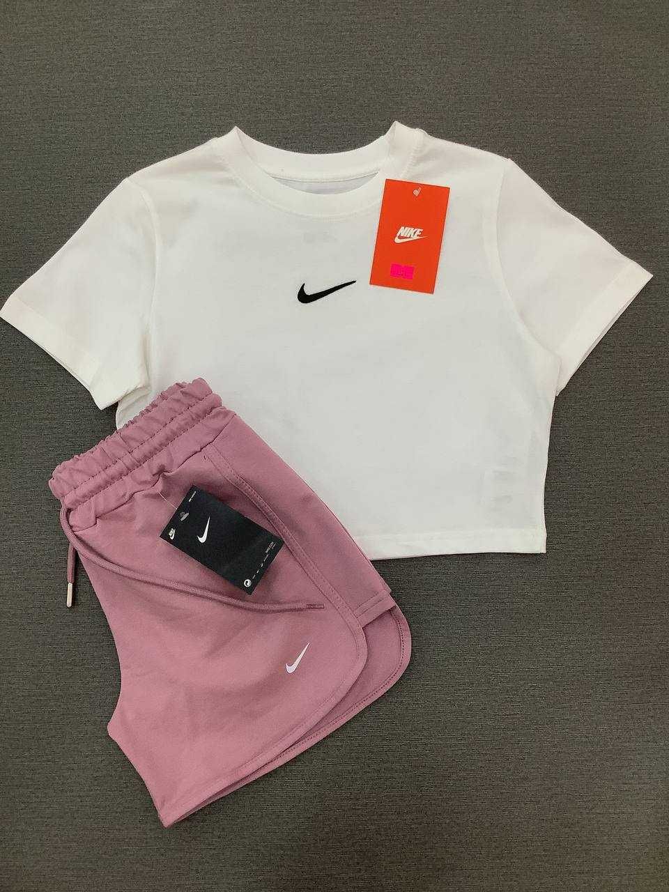 Дамски Екипи Nike