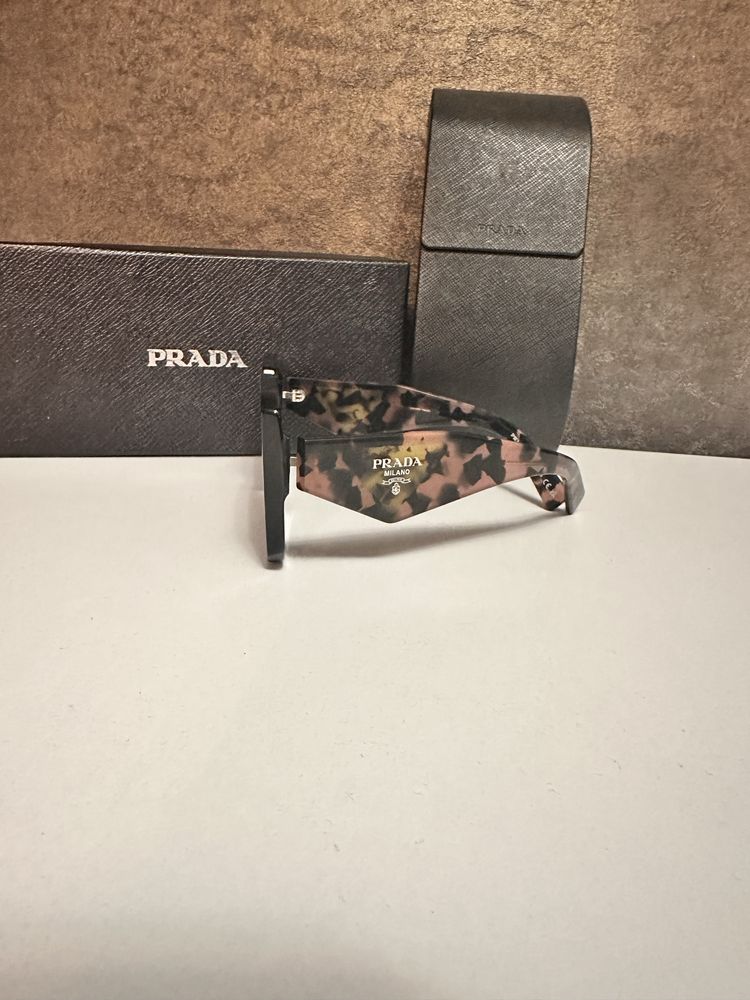 Оригинални слънчеви очила Prada