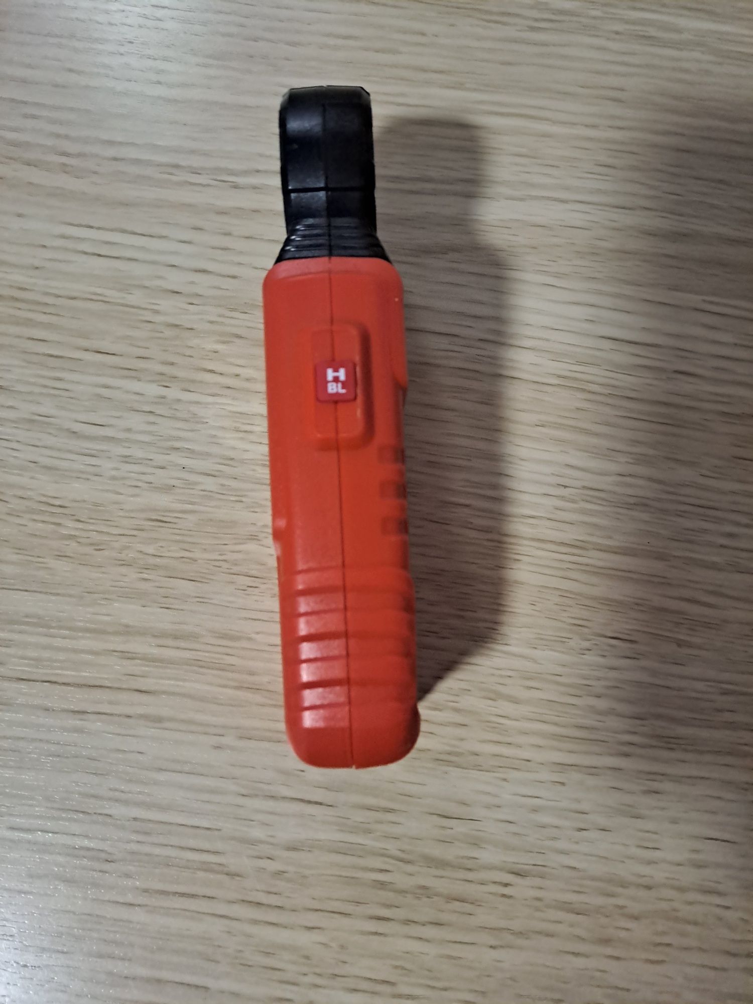 Vând  Anemometru