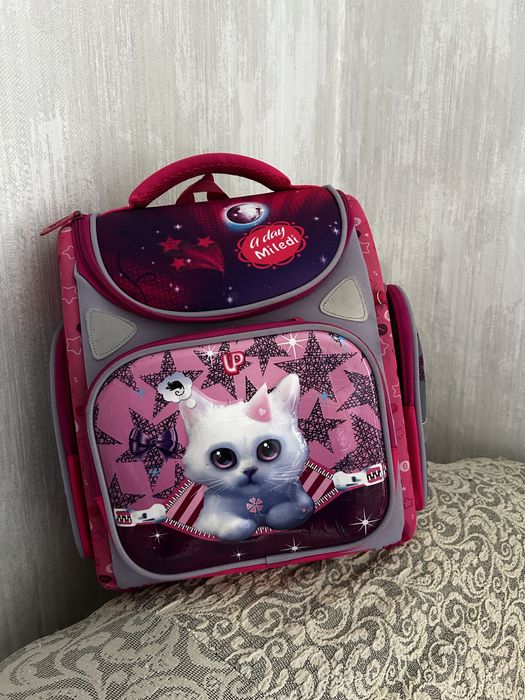 Школьный ранец с 1 по 4 класс