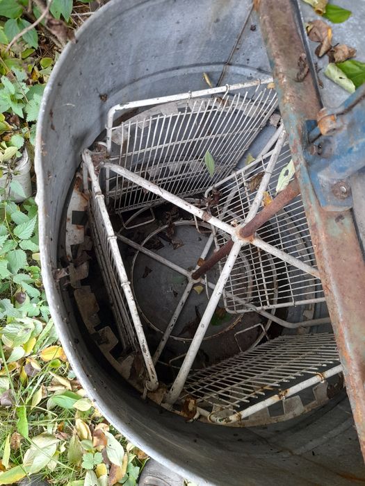 Urgent vand familii de albine