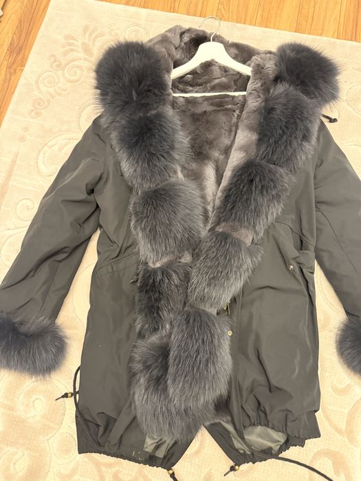 Vand parka imblanita cu blana naturala